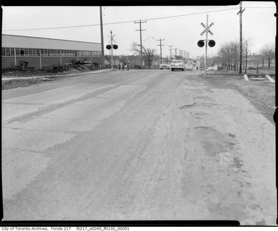 Wilson railway tracks 1964 East of Keele.jpg